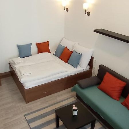 Osvat Apartments Budapeste Exterior foto